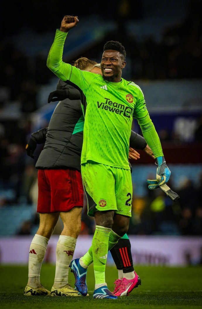 曼联险胜哥伦比亚，奥亚尔萨瓦尔带队取胜