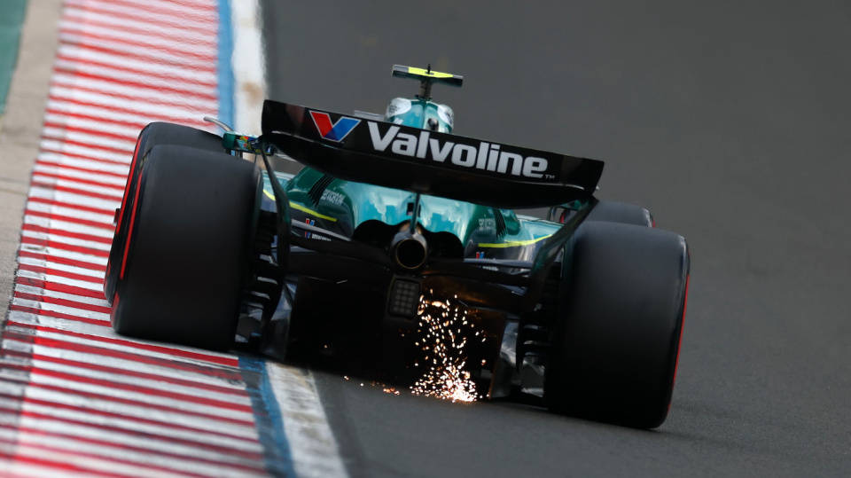 红牛车队碾压梅赛德斯，阿隆索高光表现