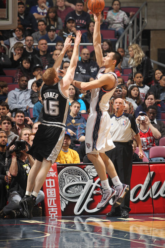 辽宁队险胜马刺，易建联统治全场