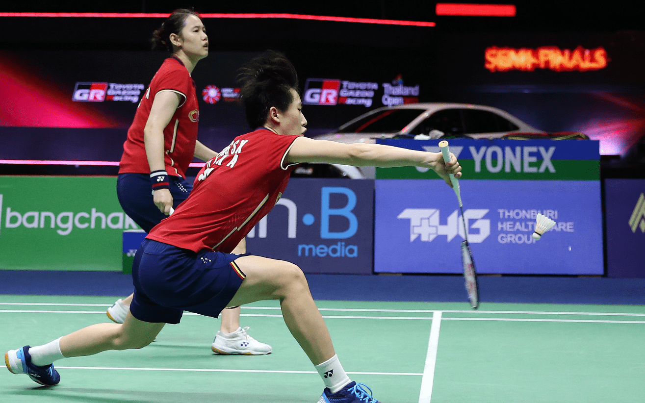 泰国队翻盘中国队,黄鸭组合惊艳四座 泰国队翻盘中国队,黄鸭组合惊艳四座