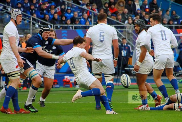 爱游戏下载-法国国家队轻松战胜对手，晋级淘汰赛