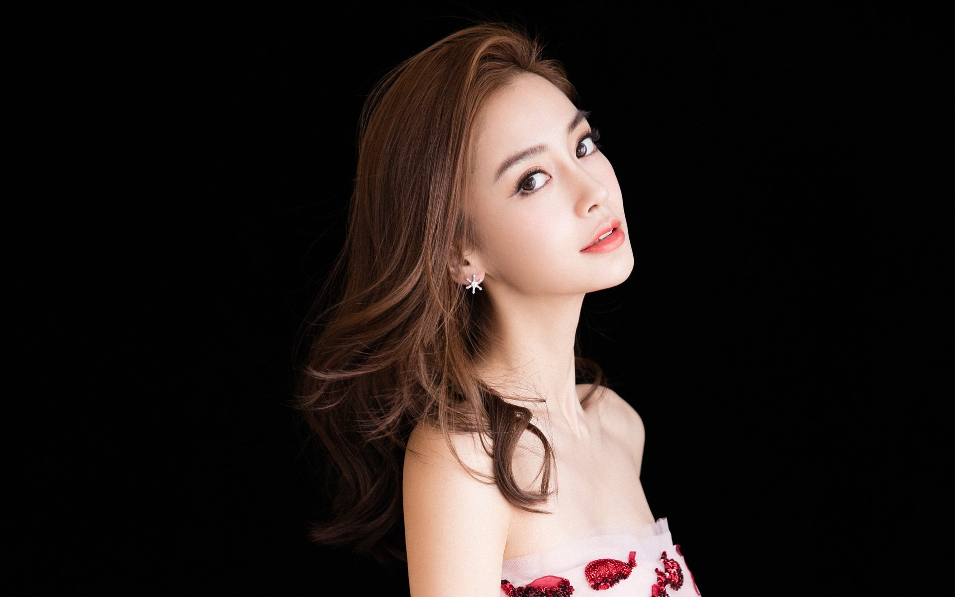 爱游戏-桑巴闪电撕裂欧罗巴，热刺巴西帮导演逆转，孙兴慜加冕全场之王