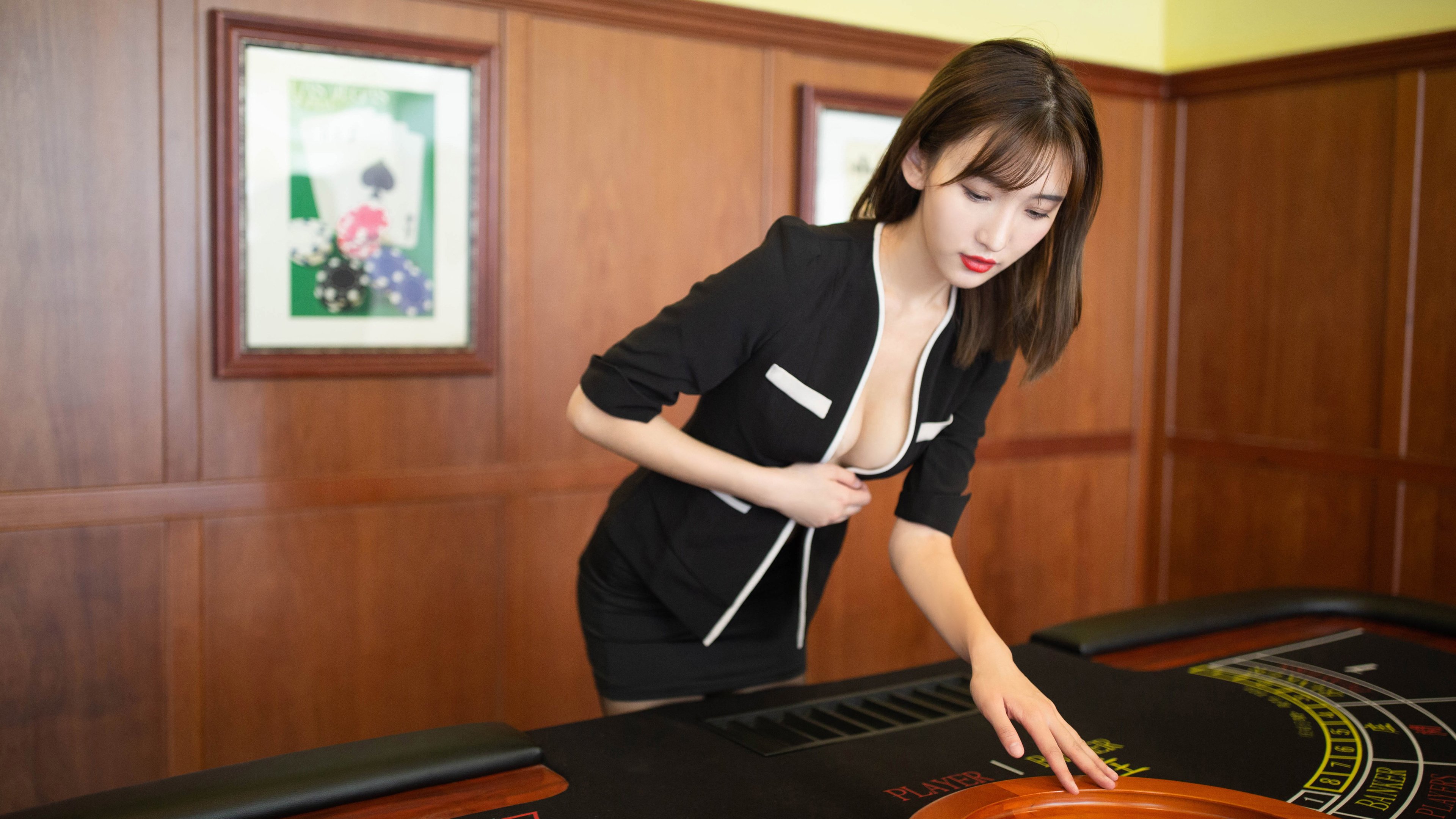 一肩扛起山河重,孤星难破铁锁阵—樊振东血战巴黎记