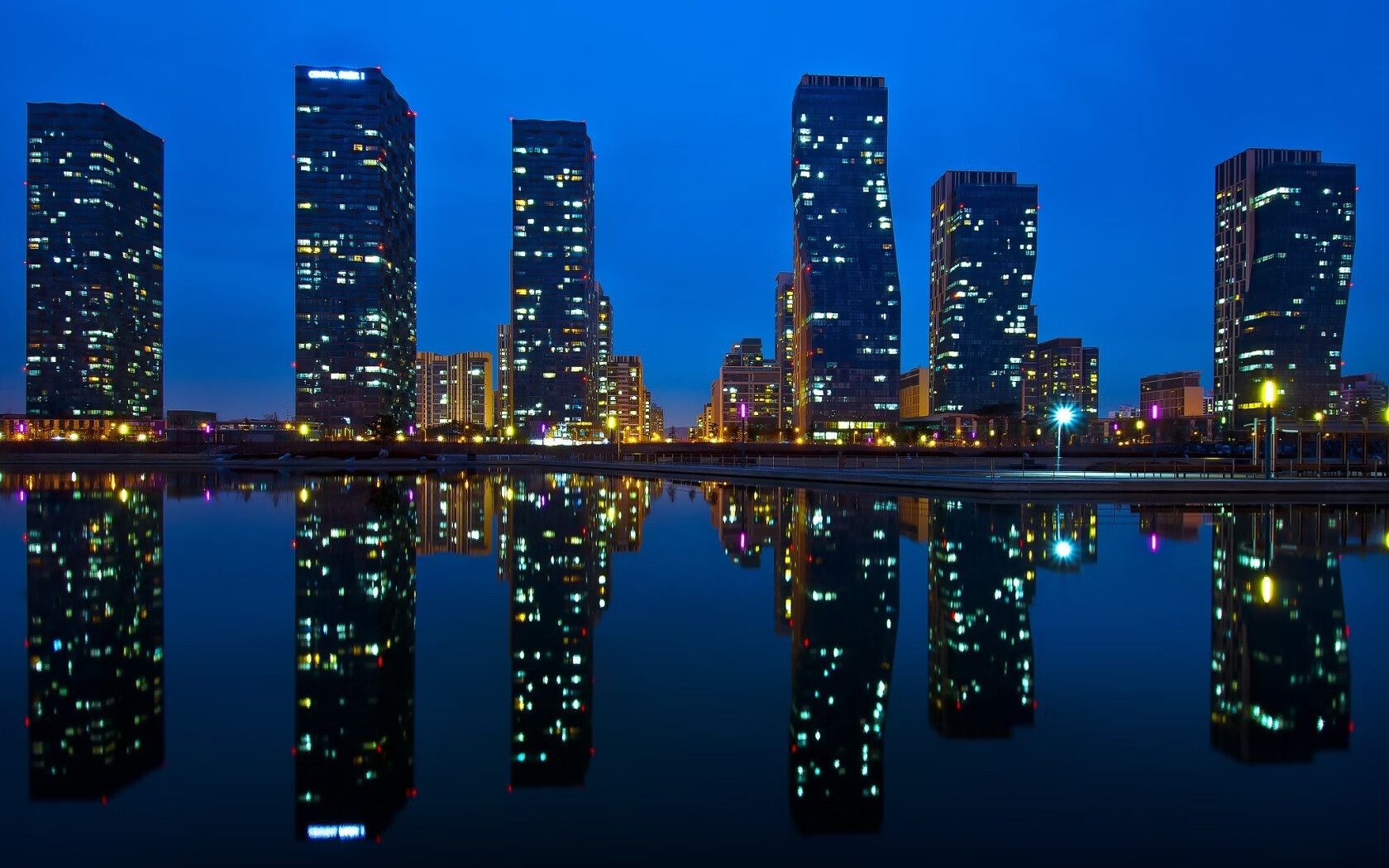 爱游戏体育-开拓者客场掀翻森林狼，塔图姆却在F1赛道上演绝杀超车？