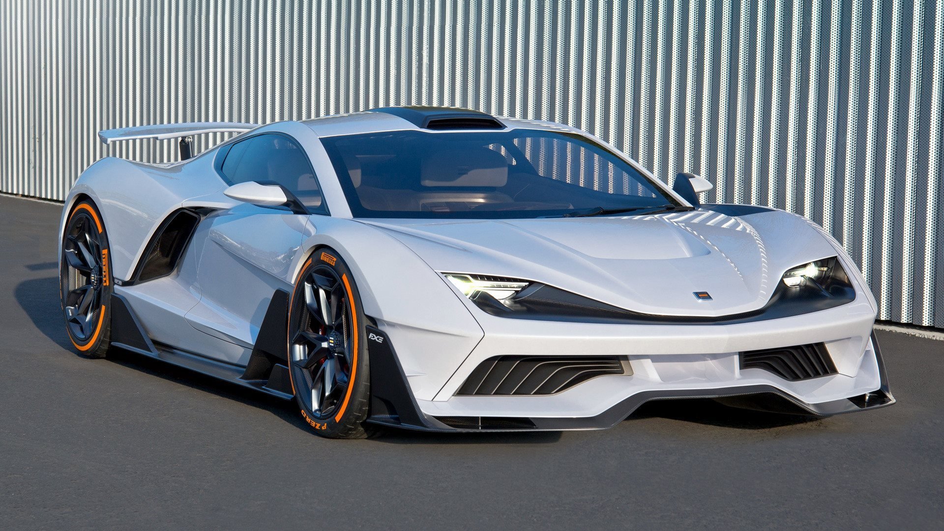 当引擎轰鸣遇见蓝月出鞘，阿圭罗在F1街道赛之夜的非典型个人秀